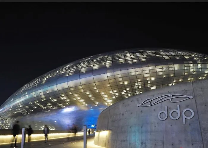 5-minute Walk From 동대문, Ddp Seongsu, Jongno, And Ktx Cheongnyangni Station