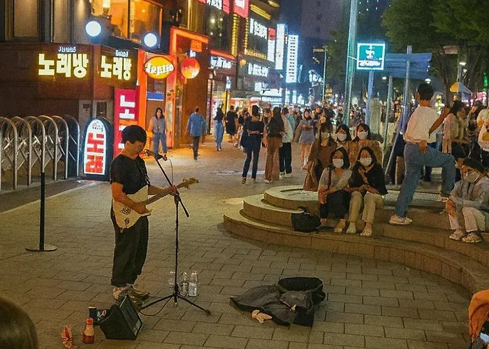 5-minute Walk From 동대문, Ddp Seongsu, Jongno, And Ktx Cheongnyangni Station